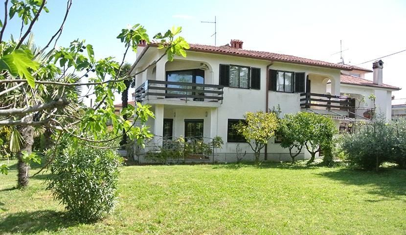 Apartmaji Nika Izola Εξωτερικό φωτογραφία